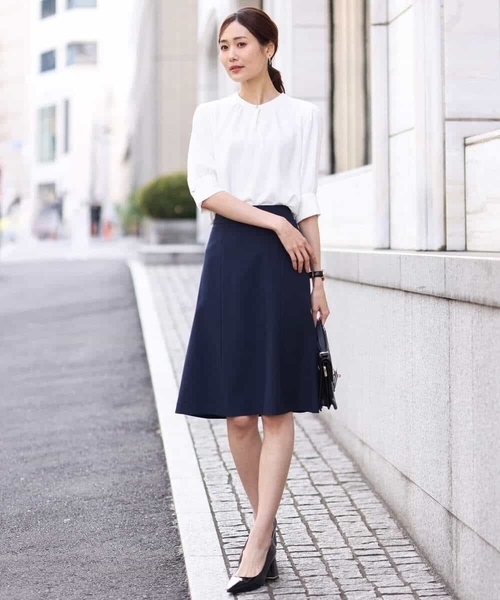 OFUON le MK（オフオンルエムケー）の「S～LL[セットアップ対応]ライトシャンブレー 台形スカート/洗える（スカート・レディース・ネイビー/グレー・36/38/40/42）」の13枚目の写真