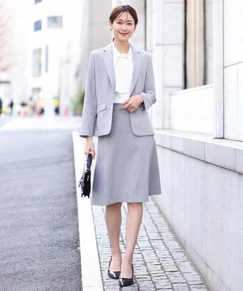 OFUON le MK（オフオンルエムケー）の「S～LL[セットアップ対応]ライトシャンブレー 台形スカート/洗える（スカート・レディース・ネイビー/グレー・36/38/40/42）」の5枚目の写真