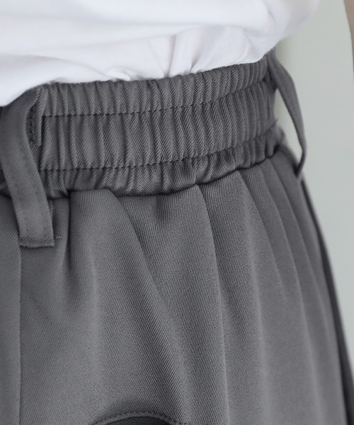 ETELIO(エテリオ)の「2タックドレープワイドバギーイージーパンツ(スラックス・メンズ・ブラウン/ライトグレー/チャコール/ブラック・L/M/S)」の10枚目の写真
