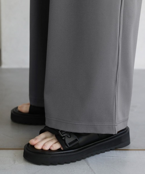 ETELIO(エテリオ)の「2タックドレープワイドバギーイージーパンツ(スラックス・メンズ・ブラウン/ライトグレー/チャコール/ブラック・L/M/S)」の12枚目の写真