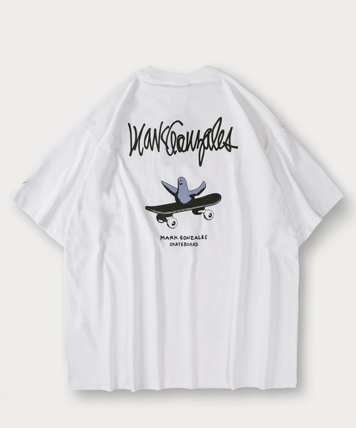 （What it isNt）ART BY MARKGONZALES（ワットイットイズント）の「【(What it isNt) ART BY MARK GONZALES/ワットイットイズント マークゴンザレス】バックプリントアートグラフィックTシャツ/ワンポイント/オーバーサイズ（Tシャツ/カットソー・メンズ・ホワイト系その他2/グレイッシュベージュ/ホワイト/ブラック/カーキ/ネイビー/ホワイト系その他/ブラック系その他/ブラック系その他2/ブラック系その他3/ダークブルー/ホワイト系その他3・M/XL/L）」の16枚目の写真
