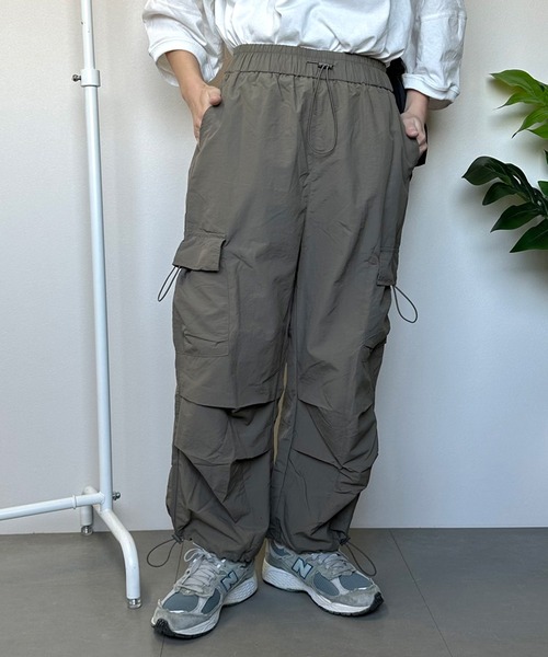 CRB(シーアールビー)の「タックカーゴパンツ(カーゴパンツ・レディース・ピンク/カーキ/ライトベージュ/ブラック・F)」の1枚目の写真