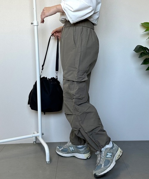 CRB(シーアールビー)の「タックカーゴパンツ(カーゴパンツ・レディース・ピンク/カーキ/ライトベージュ/ブラック・F)」の14枚目の写真