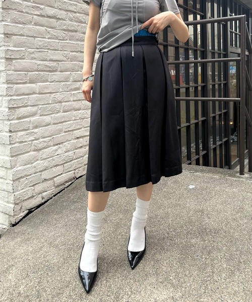 WHO'S WHO gallery（フーズフーギャラリー）の「【Six M/シックスエム】レイヤードプリーツスカート（スカート・レディース・グレー/ブラック/ネイビー・FREE）」の2枚目の写真