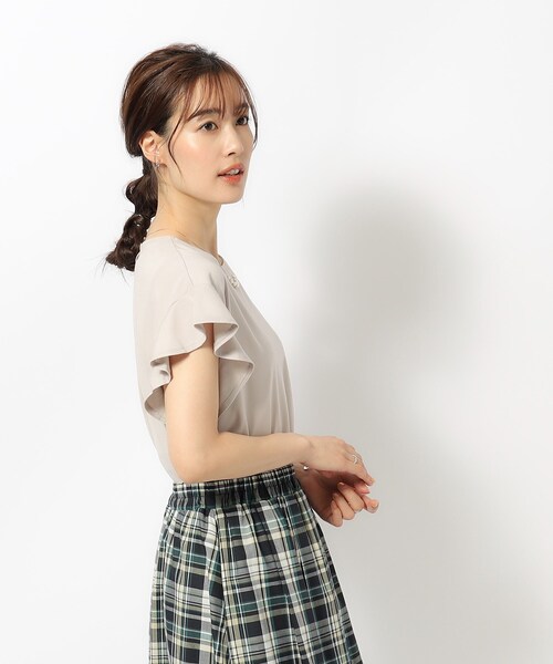 DRESKIP(ドレスキップ)の「◆【UV】女性らしく好印象 フリル袖トップス(Tシャツ/カットソー・レディース・ブラック/オフホワイト/ナチュラル/グリーン・02/03/04)」の5枚目の写真
