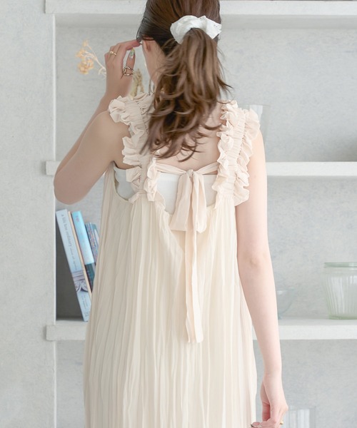 Ambre Neige(アンブルネージュ)の「ショルダーフリルクリンクルワンピース/【WEB/EC限定商品】(ワンピース・レディース・ブラック/ライトブルー/アイボリー/ベビーピンク・FREE)」の2枚目の写真