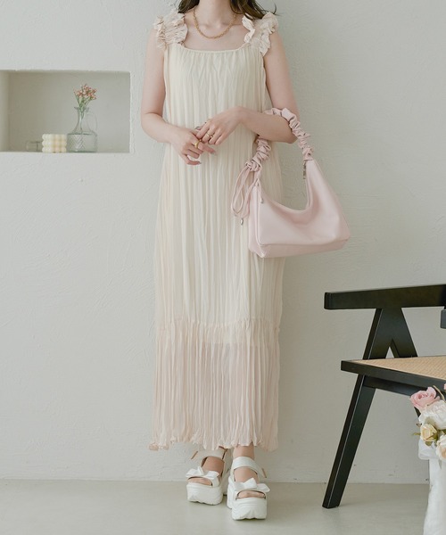 Ambre Neige(アンブルネージュ)の「ショルダーフリルクリンクルワンピース/【WEB/EC限定商品】(ワンピース・レディース・ブラック/ライトブルー/アイボリー/ベビーピンク・FREE)」の18枚目の写真