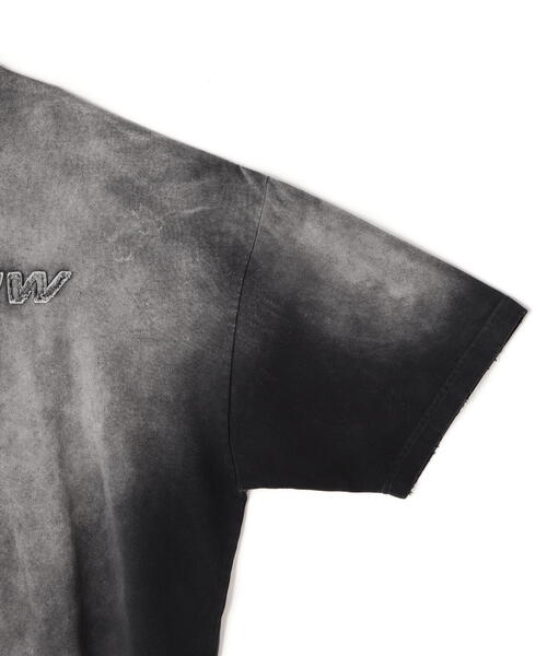 DANKE SCHON（ダンケシェーン）の「DankeSchon/ダンケシェーン/PIGMENT SPRAYING WRONGWAR S/S TEE/半袖Tシャツ（Tシャツ/カットソー・メンズ・グレー/ブラック・L/M）」の6枚目の写真