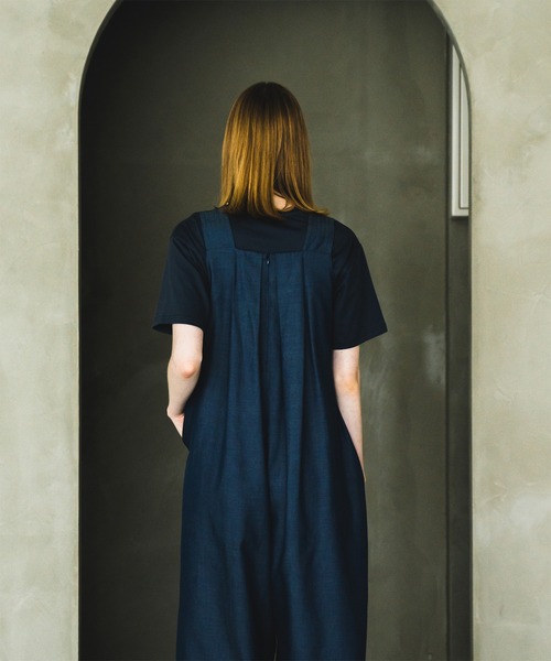WHYTO.(ホワイト)の「「WHYTO. / ホワイト」SIDE TUCK BUTTON TEE(シャツ/ブラウス・レディース・グレイッシュベージュ/チャコールグレー・38/36)」の7枚目の写真