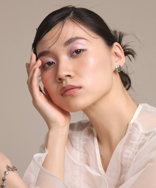 LHME（エルエイチエムイー）の「【WEB限定】“Moment”スムースハートピアス/サージカルステンレス（金属アレルギー対応）【LHME / エルエイチエムイー】（ピアス（両耳用）・レディース・シルバー/ゴールド・ONE SIZE）」の10枚目の写真