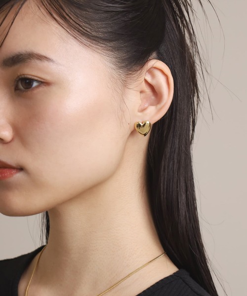 LHME（エルエイチエムイー）の「【WEB限定】“Moment”スムースハートピアス/サージカルステンレス（金属アレルギー対応）【LHME / エルエイチエムイー】（ピアス（両耳用）・レディース・シルバー/ゴールド・ONE SIZE）」の17枚目の写真