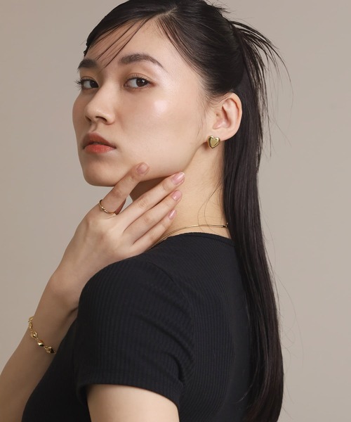 LHME（エルエイチエムイー）の「【WEB限定】“Moment”スムースハートピアス/サージカルステンレス（金属アレルギー対応）【LHME / エルエイチエムイー】（ピアス（両耳用）・レディース・シルバー/ゴールド・ONE SIZE）」の22枚目の写真