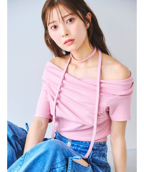 dazzlin(ダズリン)の「チョーカー付きオフショルドレープカットプルオーバー(Tシャツ/カットソー・レディース・ピンク/ブラック/チャコールグレー/オフホワイト・FREE)」の5枚目の写真