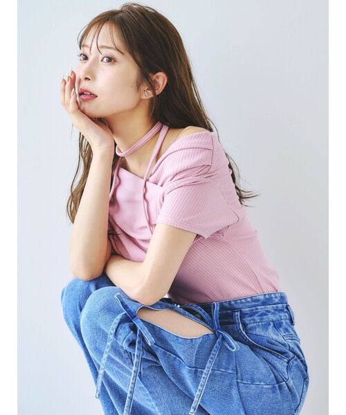 dazzlin(ダズリン)の「チョーカー付きオフショルドレープカットプルオーバー(Tシャツ/カットソー・レディース・ピンク/ブラック/チャコールグレー/オフホワイト・FREE)」の6枚目の写真