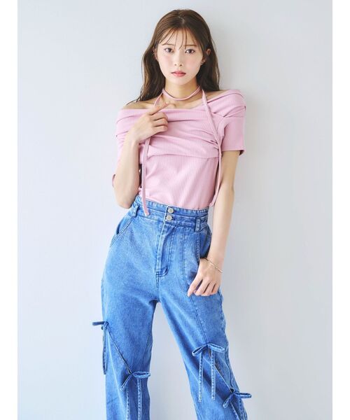 dazzlin(ダズリン)の「チョーカー付きオフショルドレープカットプルオーバー(Tシャツ/カットソー・レディース・ピンク/ブラック/チャコールグレー/オフホワイト・FREE)」の7枚目の写真