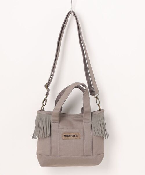 Parade（パレード）の「【MINNETONKA】ミネトンカ MT SIDE FRINGE 2WAY TOTE BAG（サイドフリンジ 2ウェイトートバッグ）（トートバッグ・レディース・アイボリー/ブラック/グレー/ライトブラウン・ONE SIZE）」の3枚目の写真