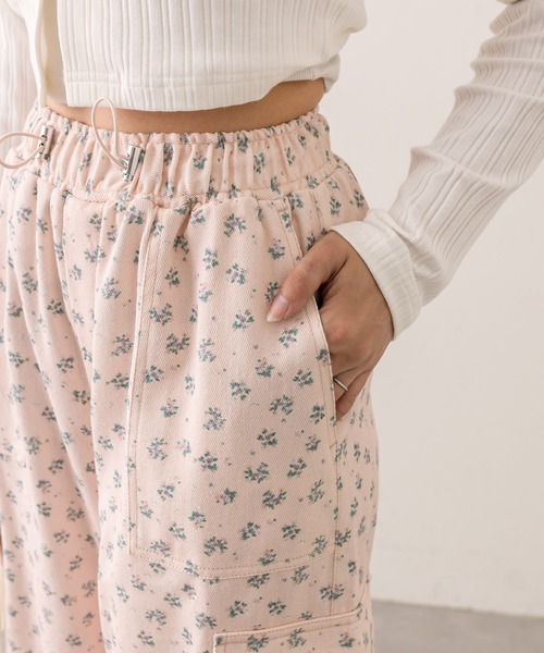 OLIVE des OLIVE(オリーブデオリーブ)の「マルチポケットカーゴパンツ(カーゴパンツ・レディース・アイボリー/その他/サックスブルー/チャコールグレー・FREE)」の20枚目の写真