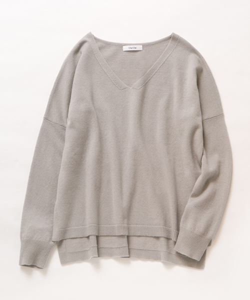 DouDou(ドゥドゥ)の「【DouDou】カシミア混Vネックプルオーバー(ニット/セーター・レディース・キャメル/グレー/ミント/ホワイト・FREE)」の1枚目の写真