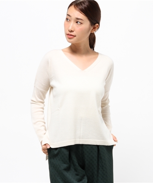 DouDou(ドゥドゥ)の「【DouDou】カシミア混Vネックプルオーバー(ニット/セーター・レディース・キャメル/グレー/ミント/ホワイト・FREE)」の12枚目の写真