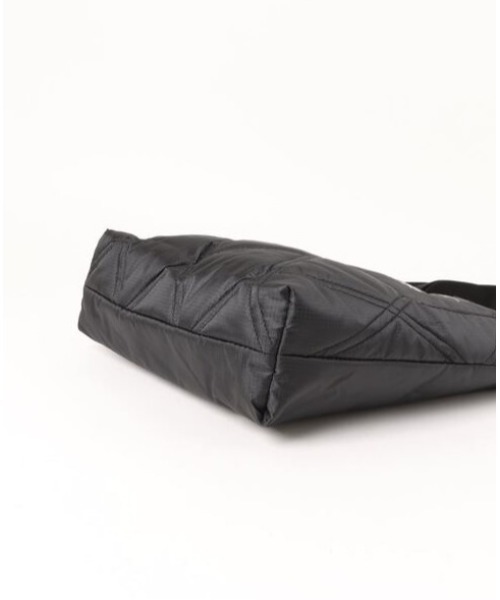 THRASHER（スラッシャー）の「THRASHER スラッシャー QUILTING Shoulder Bag/キルティングデザインショルダーバッグ（ショルダーバッグ・メンズ・その他1/その他2/その他3・FREE）」の4枚目の写真