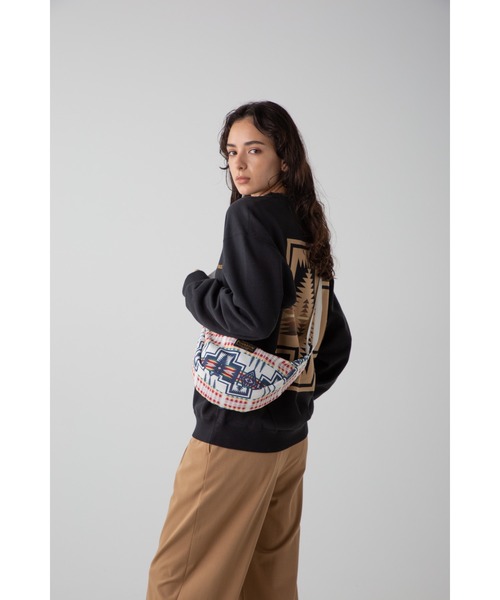 PENDLETON（ペンドルトン）の「コーデュロイムーンバッグ（ボディバッグ/ウエストポーチ・メンズ・ブラック系その他/オフホワイト/ブルー・FREE）」の14枚目の写真