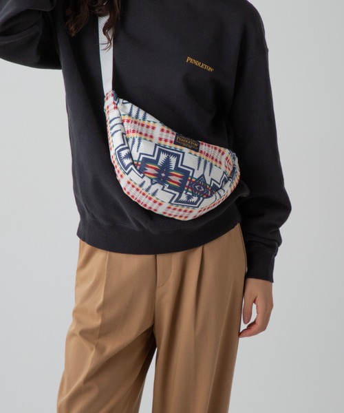 PENDLETON（ペンドルトン）の「コーデュロイムーンバッグ（ボディバッグ/ウエストポーチ・メンズ・ブラック系その他/オフホワイト/ブルー・FREE）」の16枚目の写真