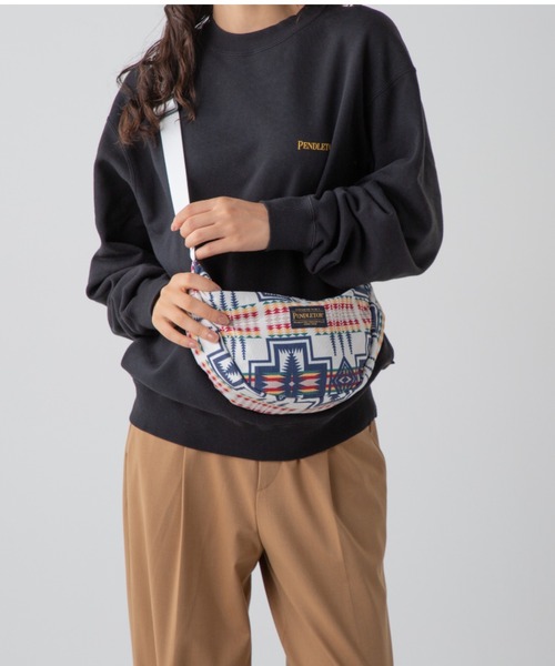 PENDLETON（ペンドルトン）の「コーデュロイムーンバッグ（ボディバッグ/ウエストポーチ・メンズ・ブラック系その他/オフホワイト/ブルー・FREE）」の17枚目の写真