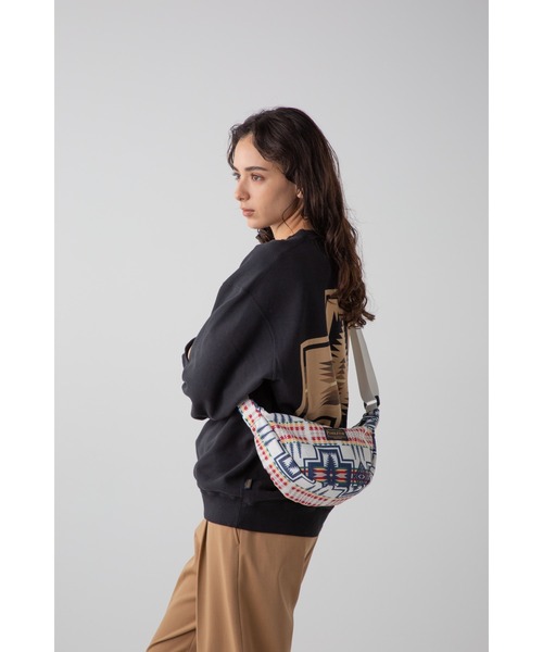 PENDLETON（ペンドルトン）の「コーデュロイムーンバッグ（ボディバッグ/ウエストポーチ・メンズ・ブラック系その他/オフホワイト/ブルー・FREE）」の19枚目の写真