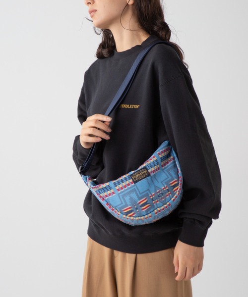 PENDLETON（ペンドルトン）の「コーデュロイムーンバッグ（ボディバッグ/ウエストポーチ・メンズ・ブラック系その他/オフホワイト/ブルー・FREE）」の6枚目の写真