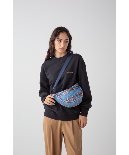 PENDLETON（ペンドルトン）の「コーデュロイムーンバッグ（ボディバッグ/ウエストポーチ・メンズ・ブラック系その他/オフホワイト/ブルー・FREE）」の8枚目の写真