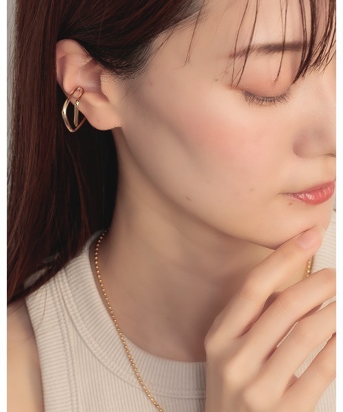 ChooMia（チュミア）の「ダブルラインスクエアモチーフイヤーカフ（イヤーカフ・レディース・ゴールド/シルバー・FREE）」の7枚目の写真