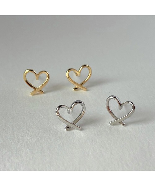 Lace Ladies(レースレディース)の「シンプル オープン ハート イヤリング / ピアス(ピアス(両耳用)・レディース・シルバー系1/ゴールド系2/ゴールド系1/シルバー系2・FREE)」の16枚目の写真