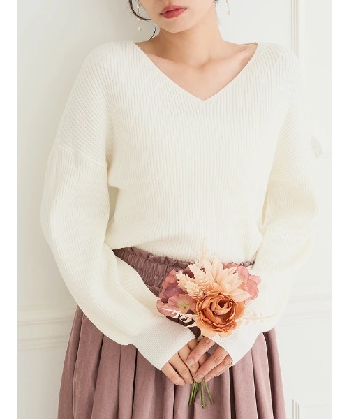 LUDIC PARK(ルディックパーク)の「マシュマロタッチVネックニットプルオーバー(ニット/セーター・レディース・グレー/サックスブルー/ピンク/ネイビー/オフホワイト・L/M)」の2枚目の写真