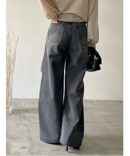 LAUTRE COTE(ロウトレコウト)の「デニムタックワイドカーブパンツ(デニムパンツ・レディース・スミクロ・SMALL/MEDIUM)」の2枚目の写真