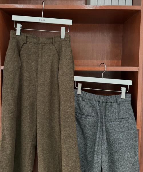 I_am（アイアム）の「wide tuck pants / ワイドタックパンツ（その他パンツ・レディース・ブラック/ブラウン/チャコール・FREE）」の3枚目の写真