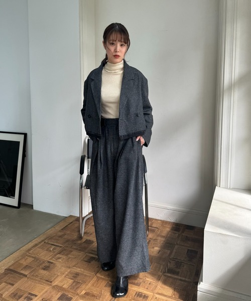 I_am（アイアム）の「wide tuck pants / ワイドタックパンツ（その他パンツ・レディース・ブラック/ブラウン/チャコール・FREE）」の4枚目の写真