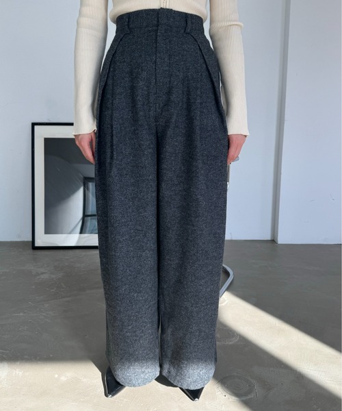 I_am（アイアム）の「wide tuck pants / ワイドタックパンツ（その他パンツ・レディース・ブラック/ブラウン/チャコール・FREE）」の6枚目の写真