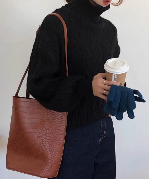 Miniministore(ミニミニストア)の「ニットトップス 長袖 ケーブル編み 秋冬(ニット/セーター・レディース・ブラック/オフホワイト/オレンジ/ダークブルー/ワインレッド・FREE)」の10枚目の写真