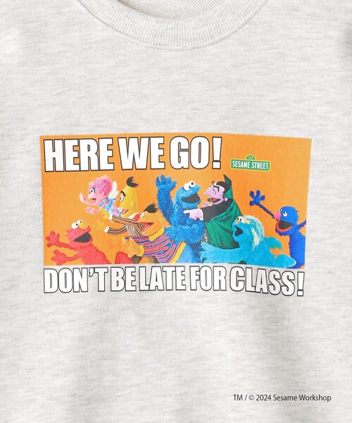 green label relaxing（グリーンレーベルリラクシング）の「【別注】＜SESAME STREET＞ 裏毛 プルオーバー / キッズ  100cm-130cm（スウェット・キッズ・ライトグレー/レッド/ダークグレー・130cm/100cm/110cm/120cm）」の13枚目の写真