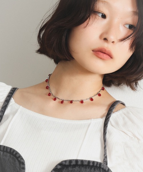 Ray BEAMS(レイビームス)の「ドロップ ガラス チェーン ネックレス(ネックレス・レディース・レッド/その他・ONE SIZE)」の2枚目の写真
