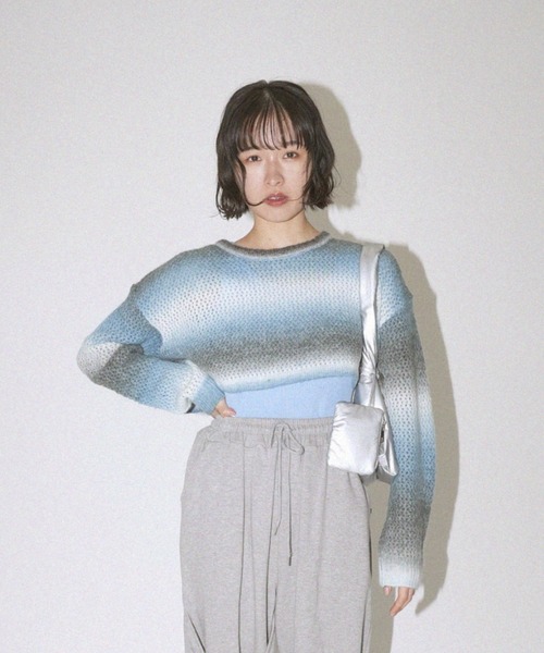 Uenui（ウニュイ）の「セット グラデーション ボーダー クロップドニット タンクトップセット（ニット/セーター・レディース・ブルー/ピンク・FREE）」の2枚目の写真