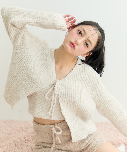 TITTY&CO.(ティティーアンドコー)の「Ribbon Fluffy Knit Set Up/リボン フラッフィー ニット セットアップ(ルームウェア/パジャマ・レディース・アイボリー/パープル/グレー・FREE)」の2枚目の写真