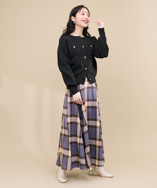 natural couture（ナチュラルクチュール）の「ポリニット金釦ポケ付きカーディガン（カーディガン/ボレロ・レディース・その他1/レッド/ブラック/ピンクベージュ/オフホワイト/チャコールグレー・FREE）」の19枚目の写真