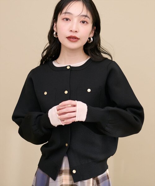 natural couture（ナチュラルクチュール）の「ポリニット金釦ポケ付きカーディガン（カーディガン/ボレロ・レディース・その他1/レッド/ブラック/ピンクベージュ/オフホワイト/チャコールグレー・FREE）」の16枚目の写真