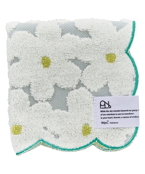 Wpc.（ダブリュピーシー）の「Wpc. Patterns ハンカチ スカラップ（ハンカチ/ハンドタオル・レディース・サックスブルー/イエロー系その他/ホワイト系その他/レッド系その他/ネイビー/チャコール/ホワイト系その他3/ブルー系その他・FREE）」の3枚目の写真