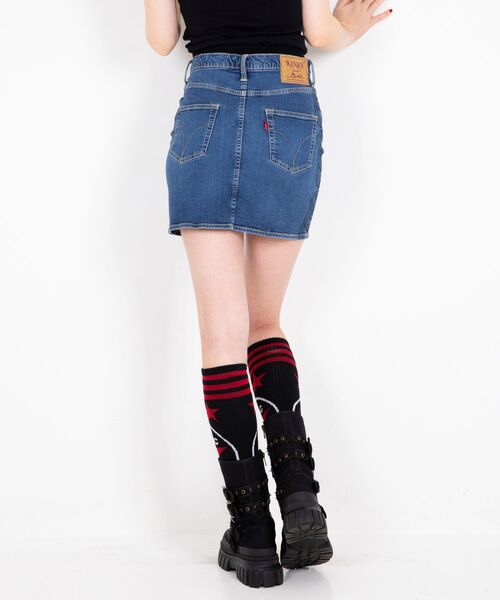 HYSTERIC GLAMOUR(ヒステリックグラマー)の「SNAKE LOOP タイトデニムスカート(デニムスカート・レディース・ブラック/ライトインディゴブルー・24inch/25inch/26inch/27inch)」の16枚目の写真