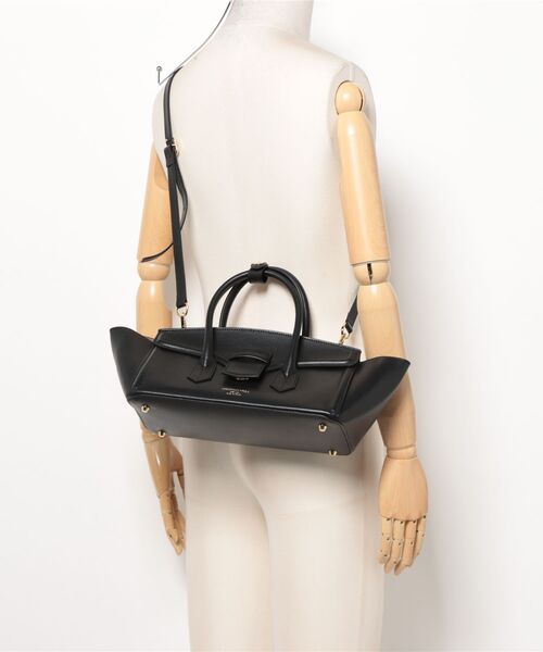 CHRISTIAN VILLA(クリスチャンヴィラ)の「【CHRISTIAN VILLA】レザーワイドハンドバッグ(Q56435)(ハンドバッグ・レディース・ベージュ/ブラック・ALL)」の3枚目の写真