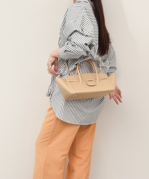 CHRISTIAN VILLA(クリスチャンヴィラ)の「【CHRISTIAN VILLA】レザーワイドハンドバッグ(Q56435)(ハンドバッグ・レディース・ベージュ/ブラック・ALL)」の8枚目の写真