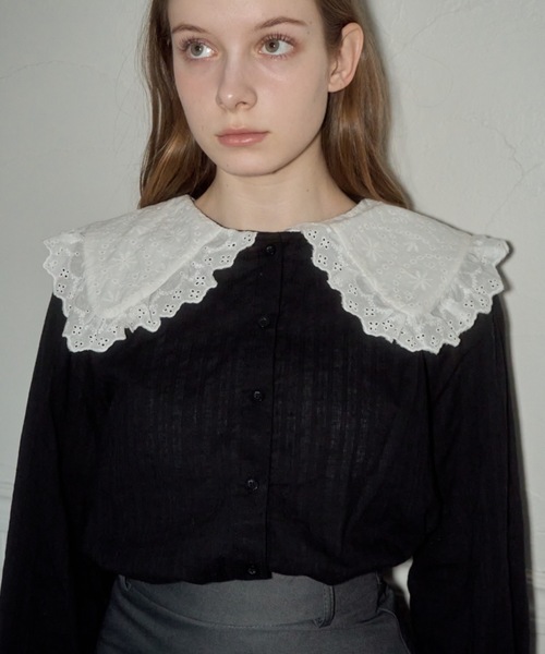Birthday room（バースデイルーム）の「ビッグカラーフリルブラウス/big collar frill blouse（シャツ/ブラウス・レディース・ブラック/ホワイト・FREE）」の2枚目の写真