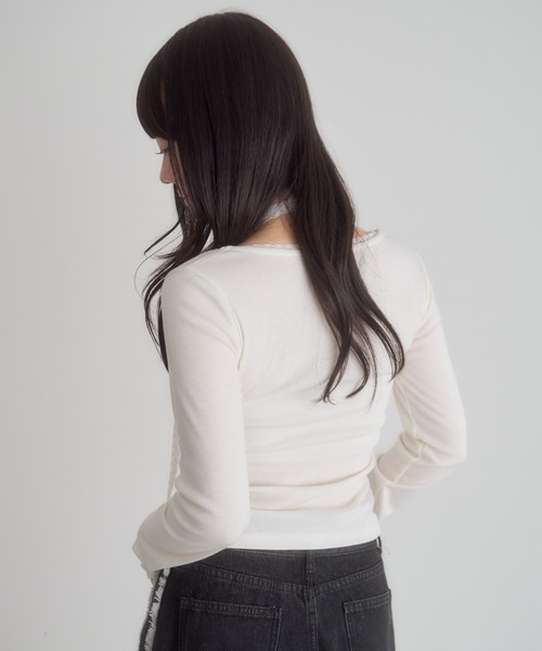 mellowneon(メロウネオン)の「レースチョーカートップス(Tシャツ/カットソー・レディース・アイボリー/グレー・FREE)」の3枚目の写真